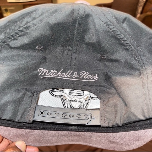 Mitchell and Ness SnapBack - Picture 2 of 4